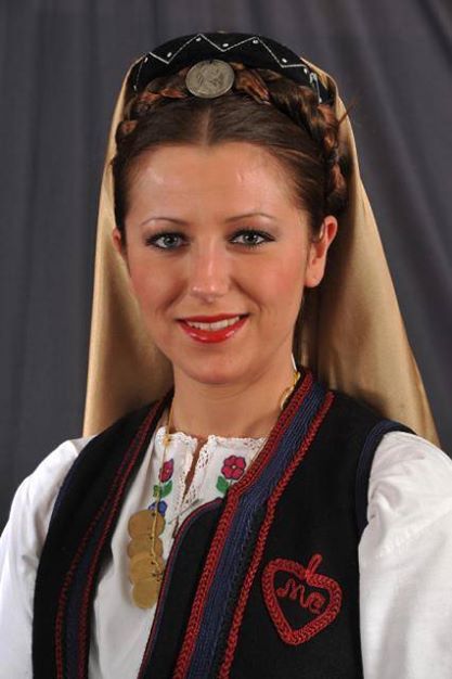 Gruža (central Serbia) / Гружа (централна Србија) | Folk costume, Beauty, The shining